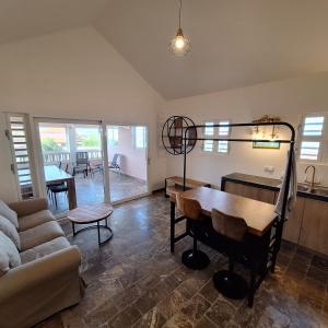 Water Villa's Bonaire - Porch with view on the canal