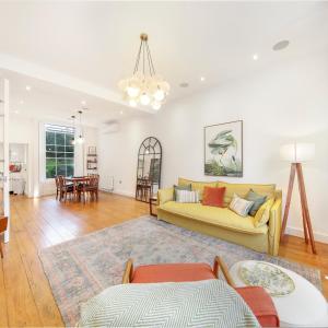 Pass the Keys Elegant Apartment in Trendy Primrose Hill