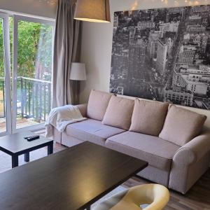 Cozy Little Penthouse Free Parking