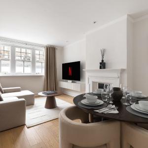 The Carlton Residence - The Duke Collection