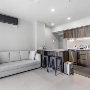 QV Stays Modern City Retreat
