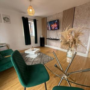 1 Bedroom Apartment - City Centre - Balcony & Secure Parking