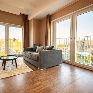Homely! Skyview 2-Room Apartment, Airport, Fair, Rooftop, Gym!