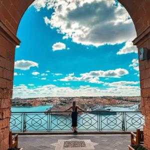 Valletta most central studio apartment 16th-Century building