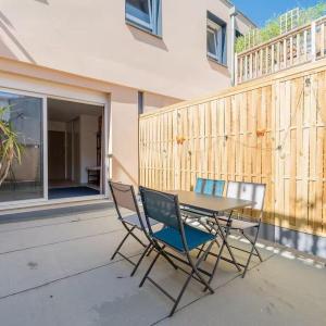 Industrial 2 bedroom with terrace, parking and wifi