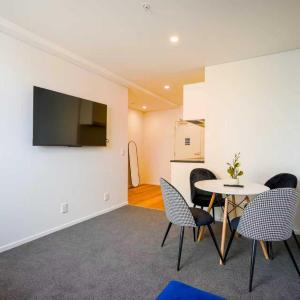 Brand New CBD Apartment with Easy Campus Access