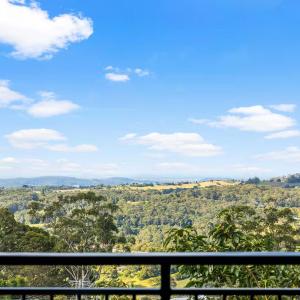 Blackall Bliss Pet-Friendly Retreat, Deck & BBQ Near Flaxton Gardens & Pub