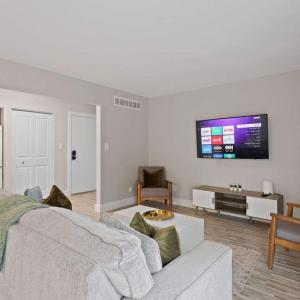 Relax & Unwind in Rochester Cozy Vacation Spot