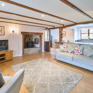 Host & Stay - Coombe Cottage