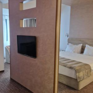 City Hotel