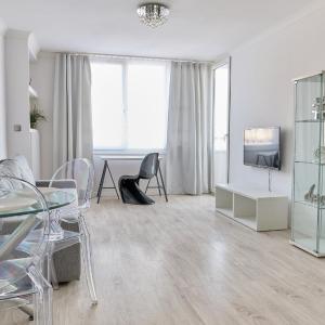 Sunny city-center apartment - Zielna street
