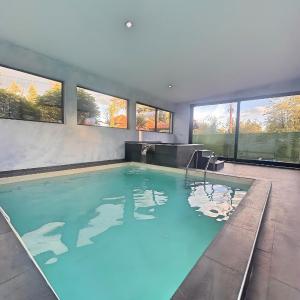 Avala Villa With Indoor Pool & Spa