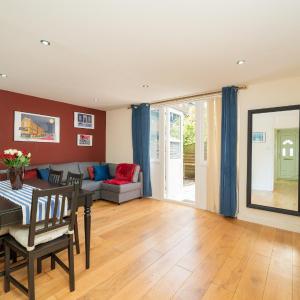 Camden Vibes, Chic 3BR and Patio
