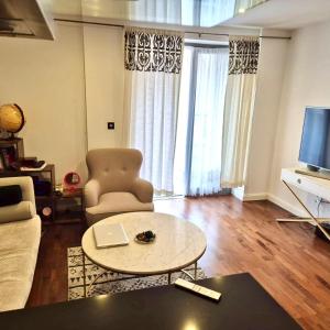 Discounted Monthly Rate - 1 Bed Flat in Fulham Broadway with Private Balcony near Parsons Green, West Brompton, West Kensington