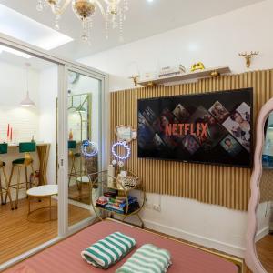Unique Chiq Comfy Place with Board Games QC