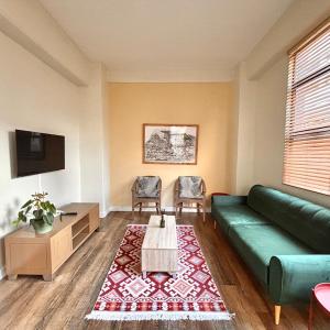 City Nest Modern City Apartment