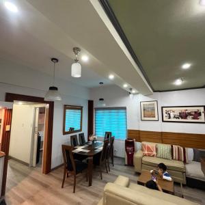 3BR 70sqm Free internet, Penthouse unit in Ermita, Manila near US Embassy