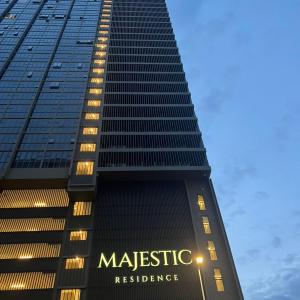 Majestic Suites Infinity Pool by KLCC City