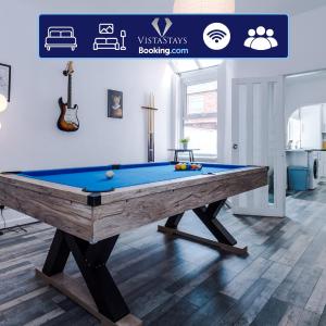 Modern 3BDR House By Vista Stays Short Lets & Serviced Accommodation Salford With Parking & Pool Table