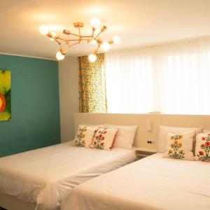 4 Beds in the Heart of Hongdae, Mangwon, Sangsu & Red Road