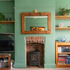 Lynfield - Spacious Family Home with Parking on the Outskirts of Bath
