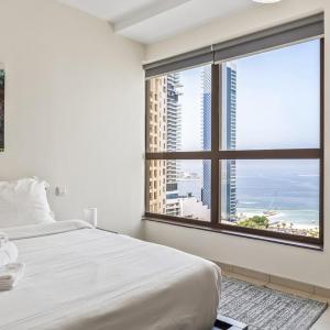 Stylish JBR Apartment, Steps from the Beach