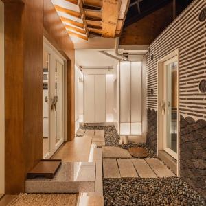Luxury Hanok Alley Haven