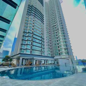 Suit Unit in Dua Sentral