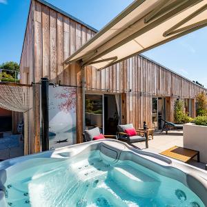 Le Penthouse de 220m2 - Jacuzzi - 3 Parkings - Climatisation - Terrasse