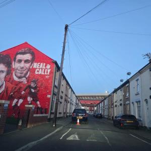 House 3 min from Anfield Stadium