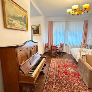 Antique Elegance Apartment in Heart of Riga
