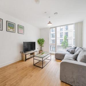 Modern 2 Bed 2 Bath Apartment City Centre
