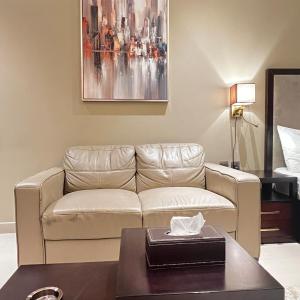 Cozy Spacious Studio in Downtown with Burj Khalifa View