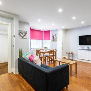Modern 2-Bedroom Apartment with Stylish Design!