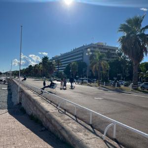 Le soleil niçois , proche mer et aéroport