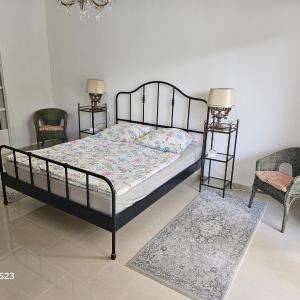 Ganze Wohnung mit Garten