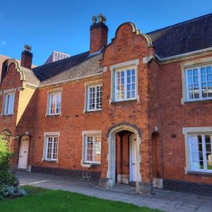 Period property, 1 bed, City Centre, secret garden
