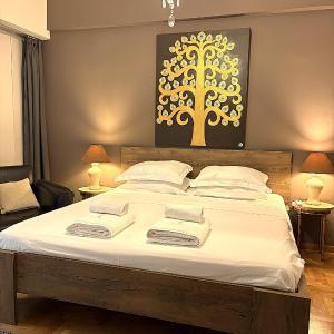 Art Interior Apartment in Athens next to Metro Stations & All Hospitals