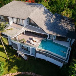 5BR Luxury Seaview Designer Villa with Pool & Gym