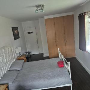 New Comfortable room beside tramline