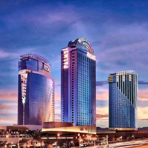 Luxury Suites at Palms Place