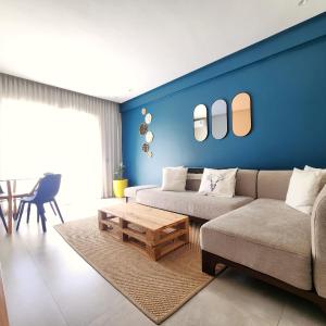 The 41 Maarif by IB Signature - Boho Chic 1BR Apt - with Wifi - Self check-in - 24 x7 Security - City View with terrace - Walk to Cafes! City Centre