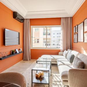 The 23 Princesses by IB Signature - Stylish 2 Bedroom Apt with Wifi, Self check-in - 24 x7 Security - City View - Walk to Cafes! City Centre