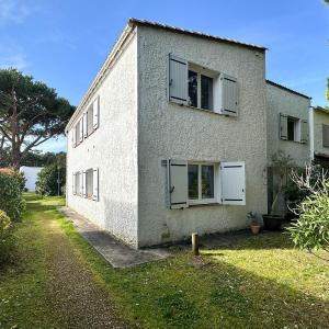 Villa à La Palmyre pour 7 pers, animaux admis, parking, clim, WiFi - FR-1-705-102