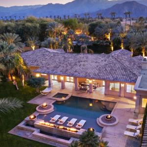 The Date Palm Estate by AvantStay Expansive Estate w Game room Backyard Oasis w Pool Spa