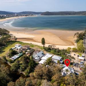 Umina Beachside Getaway - Hot Tub - 5 Bedrooms