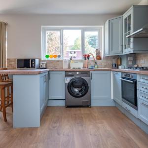 Spacious 3BDR Home with Workspace in Prime Spot