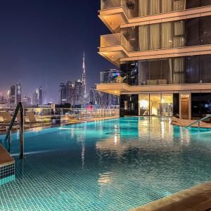 Premium Canal Front 3BR- Burj Khalifa & Canal Views -Near Safa Park