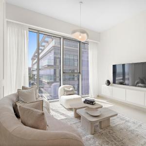 Chic 2BR plus Maid in Jumeirah Vicinity