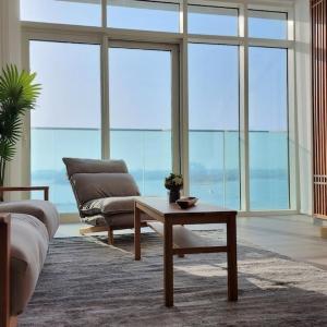 Unique JP Apt in Private Beach